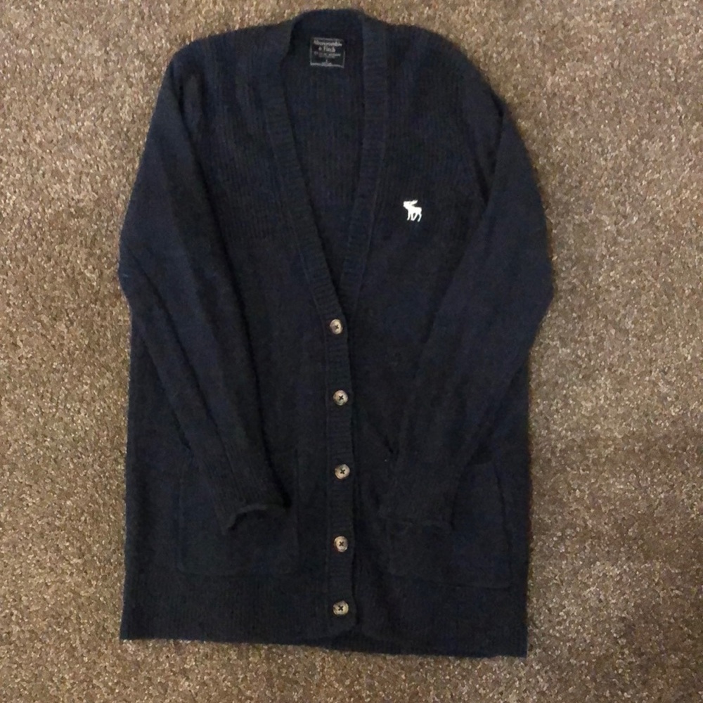 Worn twice Abercrombie & Fitch button up sweater.